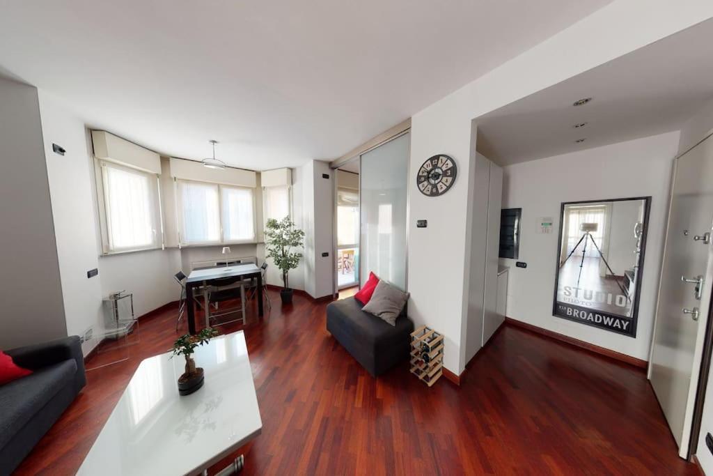 Apartment+Garage Near Novegro Exhibition/Linate Сеґрате Екстер'єр фото